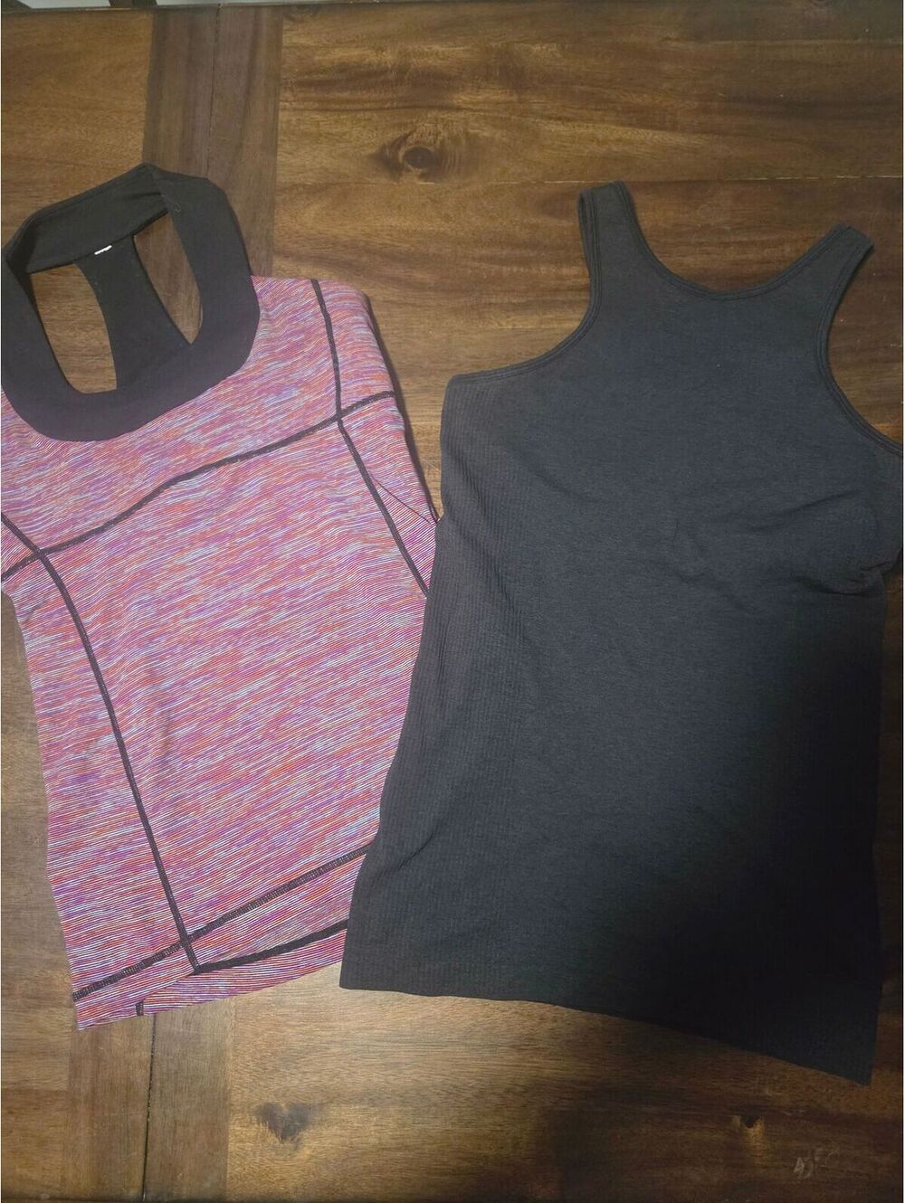 2 Pack Lululemon Tanks Size 8
